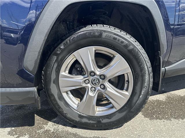 2022 Toyota RAV4 XLE (Stk: 16105446A) in Markham - Image 10 of 28