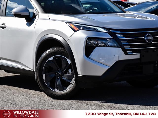 2025 Nissan Rogue SV Moonroof (Stk: C39883) in Thornhill - Image 2 of 27