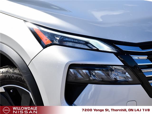 2025 Nissan Rogue SV Moonroof (Stk: C39883) in Thornhill - Image 3 of 27
