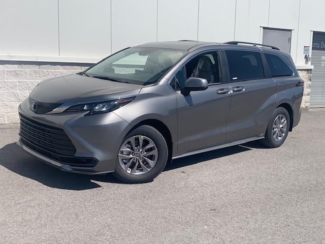 2026 Toyota Sienna LE 8-Passenger (Stk: TC123) in Cobourg - Image 1 of 12