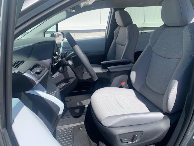 2026 Toyota Sienna LE 8-Passenger (Stk: TC123) in Cobourg - Image 4 of 12