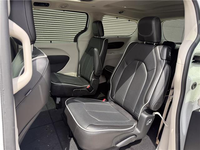 2024 Chrysler Pacifica Limited (Stk: U11146) in London - Image 13 of 30