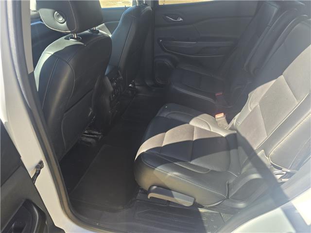 2018 GMC Acadia SLT-1 in Saskatoon - Image 13 of 15