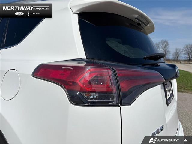2018 Toyota RAV4 Hybrid SE (Stk: DR1052B) in Brantford - Image 9 of 22