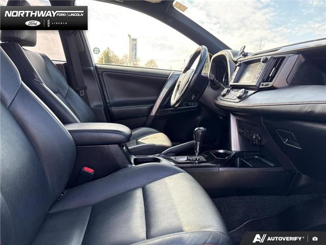 2018 Toyota RAV4 Hybrid SE (Stk: DR1052B) in Brantford - Image 19 of 22