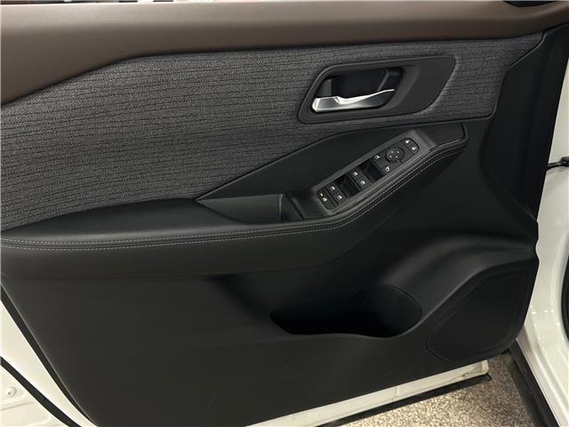 2023 Nissan Rogue SV Moonroof (Stk: 43883J) in Belleville - Image 15 of 32