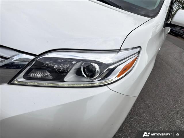 2017 Toyota Sienna  (Stk: T78218) in Richmond - Image 8 of 25