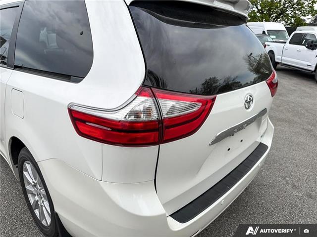 2017 Toyota Sienna  (Stk: T78218) in Richmond - Image 11 of 25