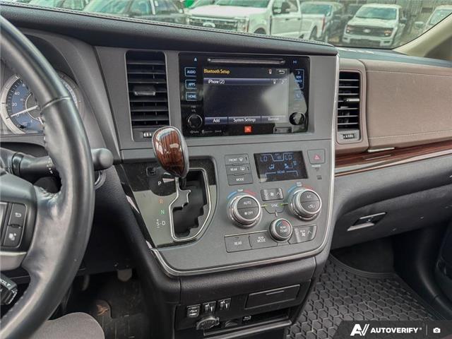 2017 Toyota Sienna  (Stk: T78218) in Richmond - Image 19 of 25