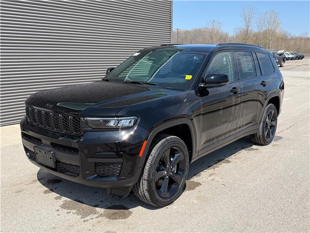 2025 Jeep Grand Cherokee L Laredo (Stk: 25571) in London - Image 1 of 28
