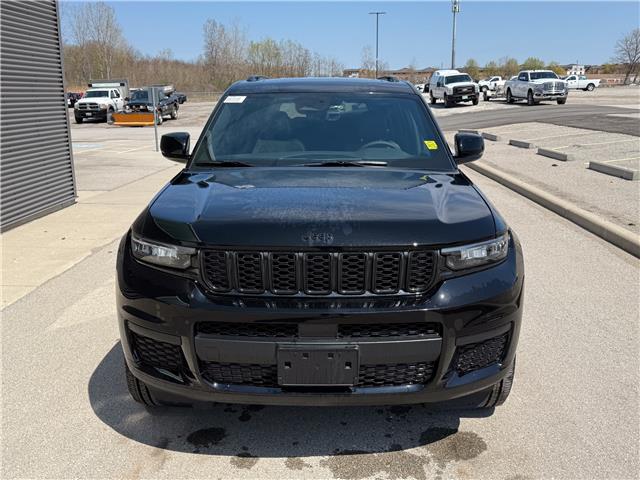 2025 Jeep Grand Cherokee L Laredo (Stk: 25571) in London - Image 2 of 28