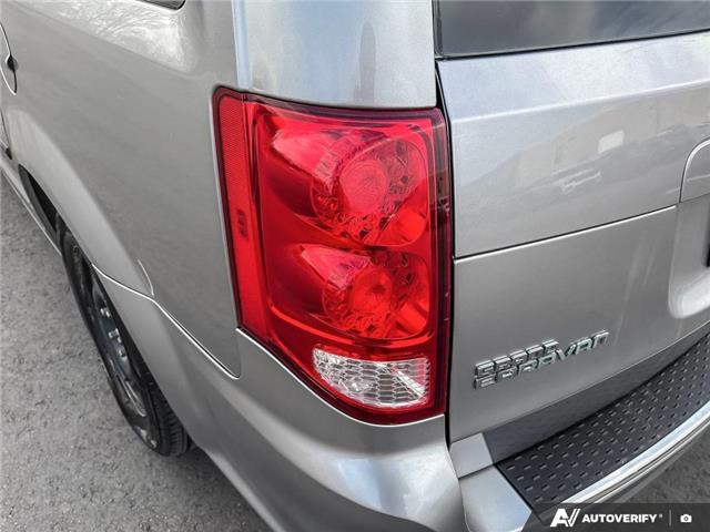 2016 Dodge Grand Caravan SE/SXT (Stk: 165954) in London - Image 11 of 26