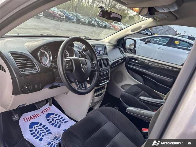 2016 Dodge Grand Caravan SE/SXT (Stk: 165954) in London - Image 13 of 26