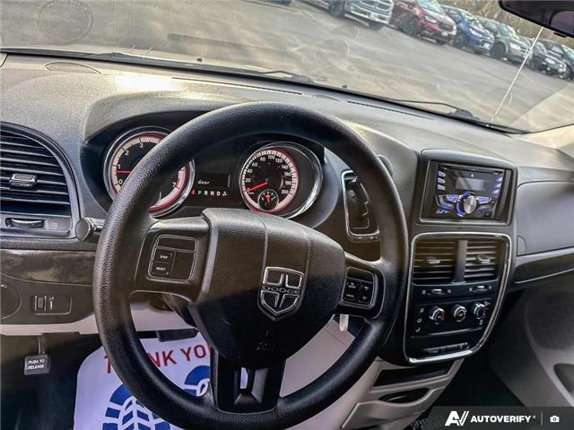 2016 Dodge Grand Caravan SE/SXT (Stk: 165954) in London - Image 14 of 26
