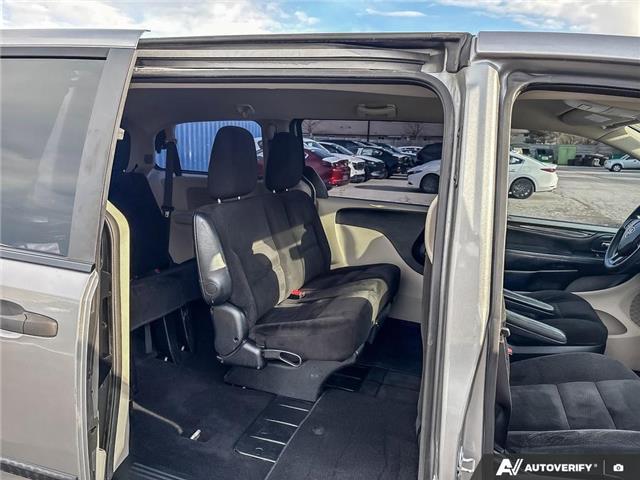 2016 Dodge Grand Caravan SE/SXT (Stk: 165954) in London - Image 23 of 26