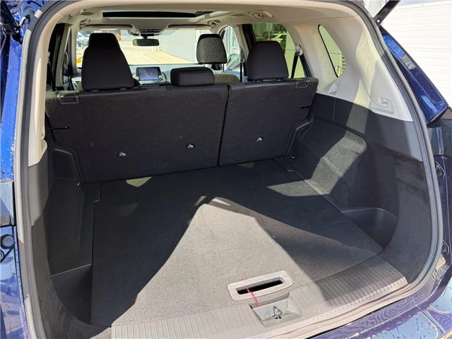 2024 Nissan Rogue SV Moonroof (Stk: U11150) in London - Image 7 of 26