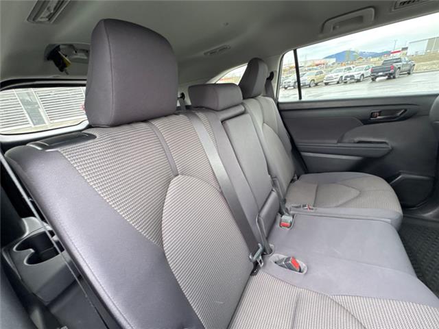 2022 Toyota Highlander LE (Stk: S128060A) in Cranbrook - Image 11 of 19