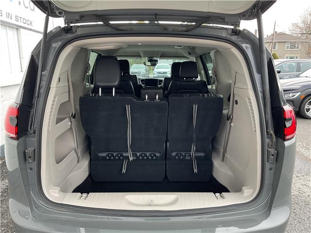 2023 Chrysler Pacifica Touring-L (Stk: 260400) in Ottawa - Image 15 of 16