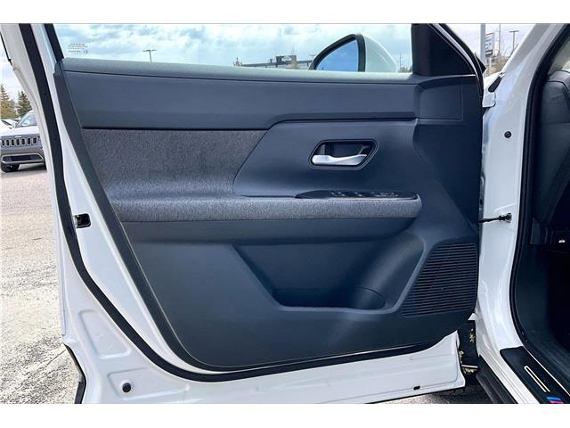 2025 Nissan Kicks SV (Stk: 24352U) in Calgary - Image 17 of 33