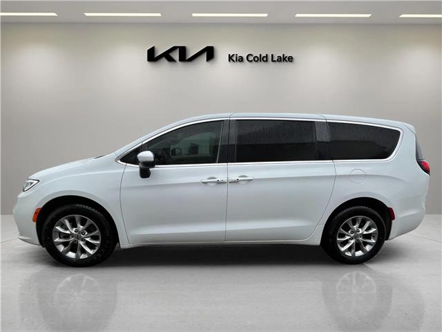 2023 Chrysler Pacifica Touring-L (Stk: UPN205) in Cold Lake - Image 4 of 25