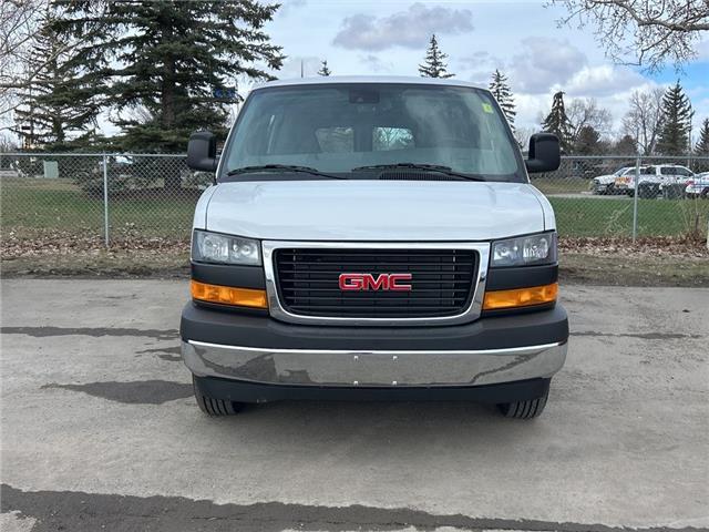 2026 GMC Savana 3500 Work Van (Stk: CT221) in High River - Image 2 of 6