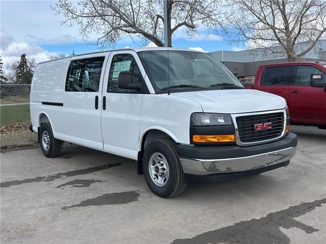 2026 GMC Savana 3500 Work Van (Stk: CT221) in High River - Image 3 of 6