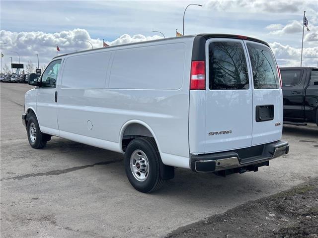 2026 GMC Savana 3500 Work Van (Stk: CT221) in High River - Image 5 of 6