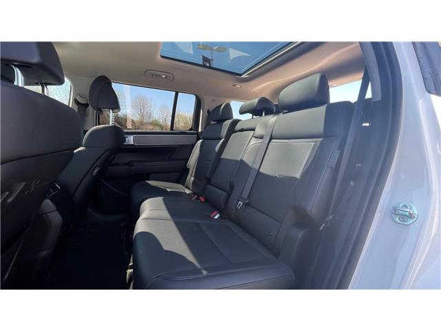 2025 Hyundai Santa Fe HEV Preferred w/Trend Package (Stk: 174913) in London - Image 10 of 11