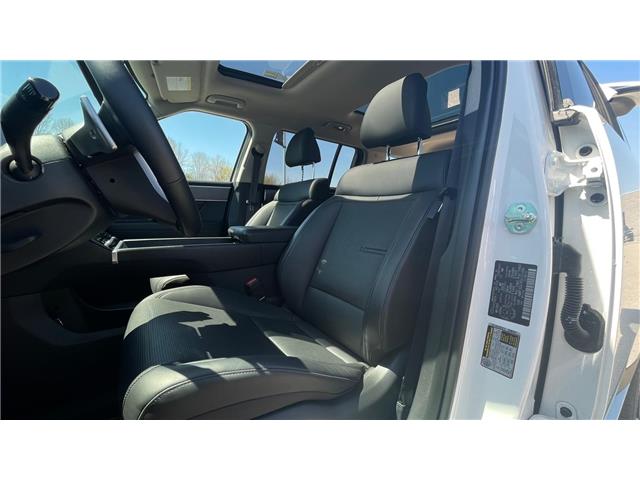 2025 Hyundai Santa Fe HEV Preferred w/Trend Package (Stk: 174913) in London - Image 8 of 11