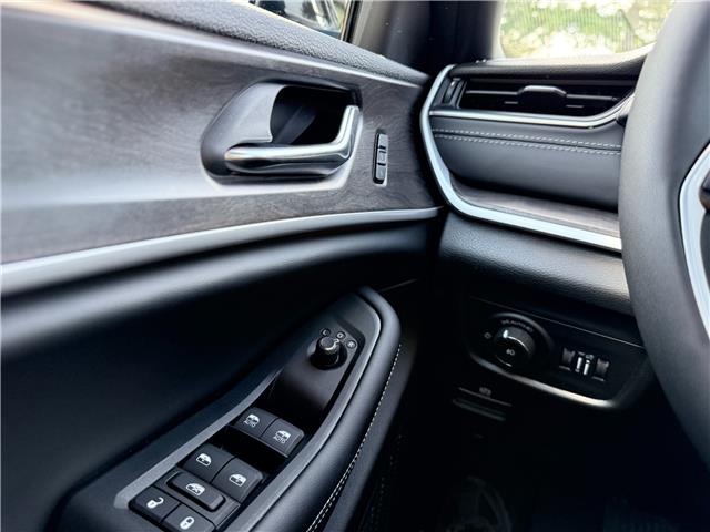 2025 Jeep Grand Cherokee L Limited (Stk: 16135A) in Newmarket - Image 10 of 50