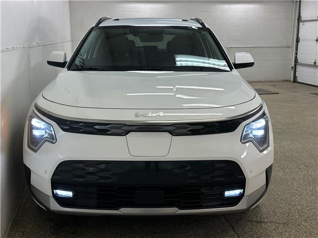 2025 Kia Niro EV Wave w/Snow White Pearl & Grey Exterior (Stk: 43895J) in Belleville - Image 2 of 35 2025 Kia Niro EV Wave w/Snow White Pearl & Grey Exterior (Stk: 43895J) in Belleville - Image 2 of 35