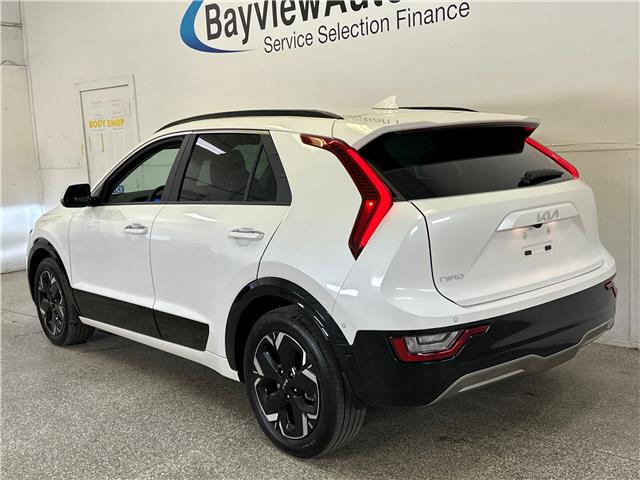 2025 Kia Niro EV Wave w/Snow White Pearl & Grey Exterior (Stk: 43895J) in Belleville - Image 5 of 35 2025 Kia Niro EV Wave w/Snow White Pearl & Grey Exterior (Stk: 43895J) in Belleville - Image 5 of 35