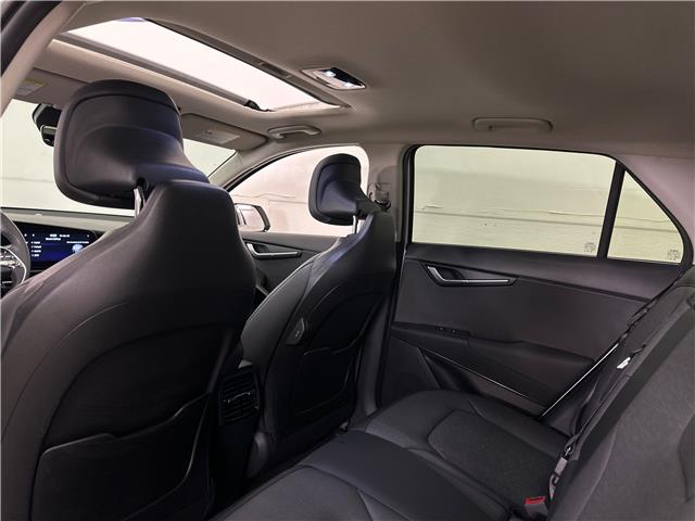 2025 Kia Niro EV Wave w/Snow White Pearl & Grey Exterior (Stk: 43895J) in Belleville - Image 8 of 35 2025 Kia Niro EV Wave w/Snow White Pearl & Grey Exterior (Stk: 43895J) in Belleville - Image 8 of 35