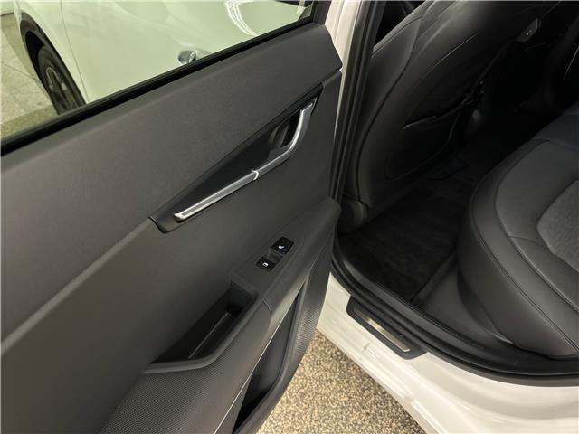 2025 Kia Niro EV Wave w/Snow White Pearl & Grey Exterior (Stk: 43895J) in Belleville - Image 9 of 35 2025 Kia Niro EV Wave w/Snow White Pearl & Grey Exterior (Stk: 43895J) in Belleville - Image 9 of 35