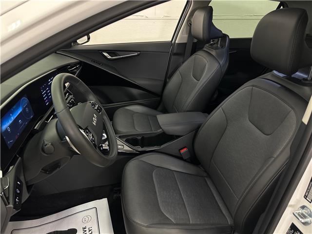 2025 Kia Niro EV Wave w/Snow White Pearl & Grey Exterior (Stk: 43895J) in Belleville - Image 13 of 35 2025 Kia Niro EV Wave w/Snow White Pearl & Grey Exterior (Stk: 43895J) in Belleville - Image 13 of 35