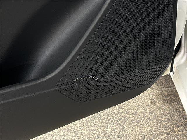 2025 Kia Niro EV Wave w/Snow White Pearl & Grey Exterior (Stk: 43895J) in Belleville - Image 16 of 35 2025 Kia Niro EV Wave w/Snow White Pearl & Grey Exterior (Stk: 43895J) in Belleville - Image 16 of 35