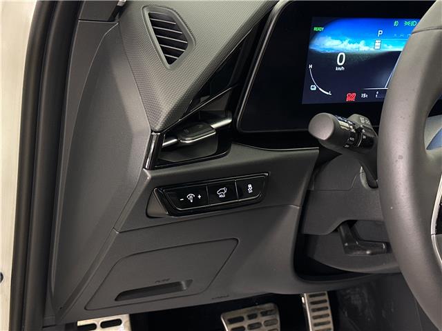 2025 Kia Niro EV Wave w/Snow White Pearl & Grey Exterior (Stk: 43895J) in Belleville - Image 17 of 35 2025 Kia Niro EV Wave w/Snow White Pearl & Grey Exterior (Stk: 43895J) in Belleville - Image 17 of 35