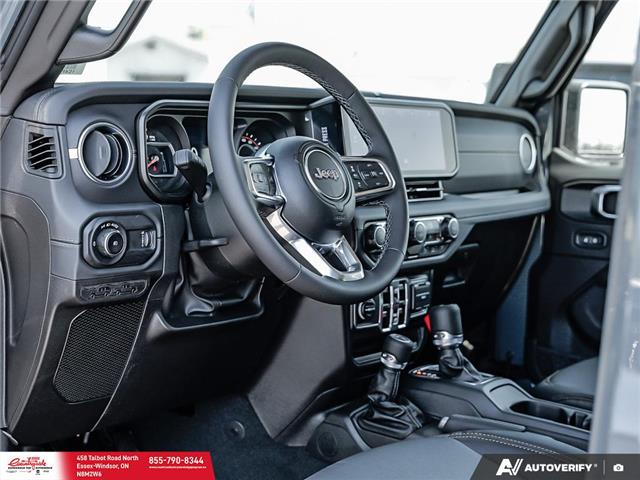 2026 Jeep Wrangler Sahara (Stk: 26137) in Essex-Windsor - Image 13 of 27
