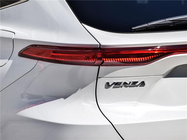 2022 Toyota Venza XLE (Stk: P9709) in Toronto - Image 7 of 28