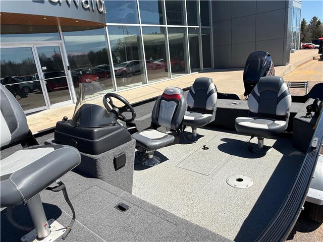 2018 Lowe 60 EZ PT 4-STROKE (Stk: 24841) in Pembroke - Image 6 of 14 2018 Lowe 60 EZ PT 4-STROKE (Stk: 24841) in Pembroke - Image 6 of 14