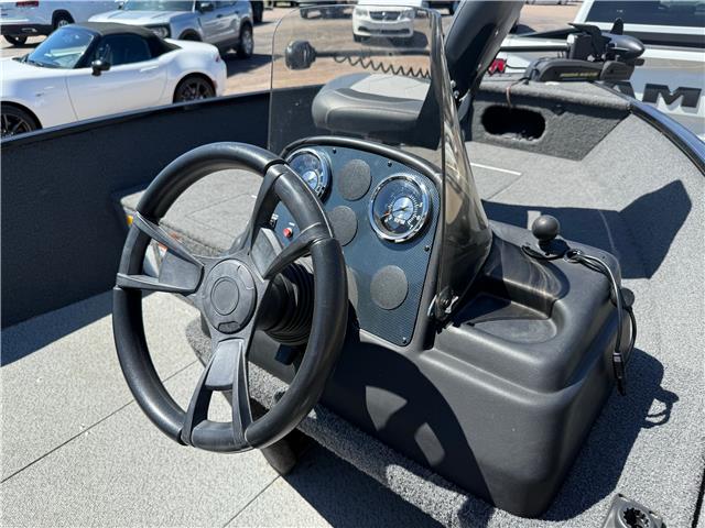 2018 Lowe 60 EZ PT 4-STROKE (Stk: 24841) in Pembroke - Image 12 of 14 2018 Lowe 60 EZ PT 4-STROKE (Stk: 24841) in Pembroke - Image 12 of 14