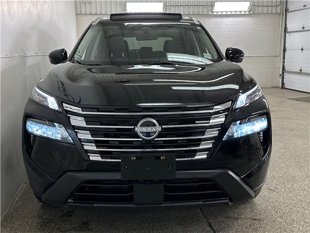2024 Nissan Rogue SV Moonroof (Stk: 43933J) in Belleville - Image 2 of 31