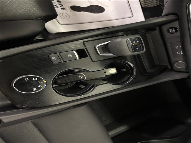 2024 Nissan Rogue SV Moonroof (Stk: 43933J) in Belleville - Image 18 of 31