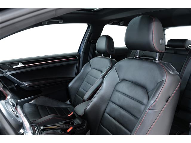 2017 Volkswagen Golf GTI 3-Door Autobahn (Stk: ARUC883B) in Calgary - Image 13 of 24 2017 Volkswagen Golf GTI 3-Door Autobahn (Stk: ARUC883B) in Calgary - Image 13 of 24