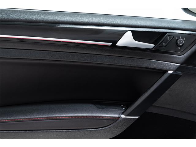 2017 Volkswagen Golf GTI 3-Door Autobahn (Stk: ARUC883B) in Calgary - Image 11 of 24 2017 Volkswagen Golf GTI 3-Door Autobahn (Stk: ARUC883B) in Calgary - Image 11 of 24
