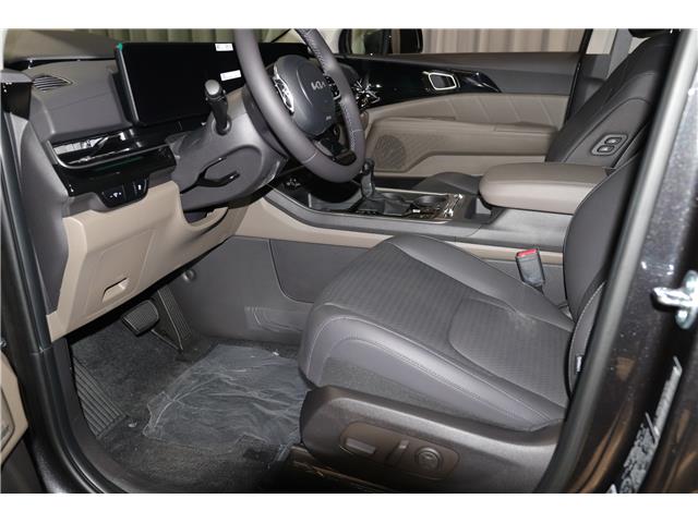2026 Kia Carnival SX (Stk: 27160) in Edmonton - Image 12 of 33