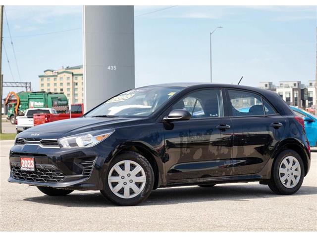 2023 Kia Rio5 LX | GAS SAVER | GREAT KM | HEATED SEATS (Stk: U3221) in Grimsby - Image 1 of 19