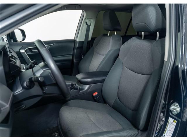 2019 Toyota RAV4 XLE (Stk: TU0272) in Calgary - Image 17 of 31