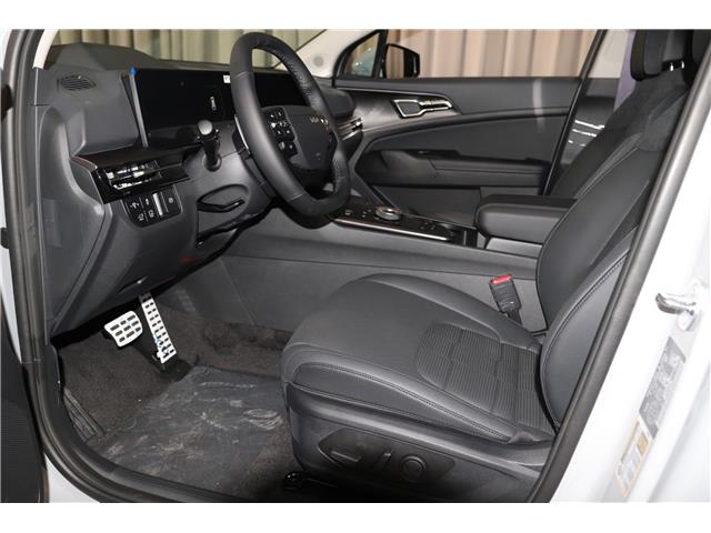 2026 Kia Sportage Hybrid SX w/Black Interior (Stk: 27090) in Edmonton - Image 13 of 32