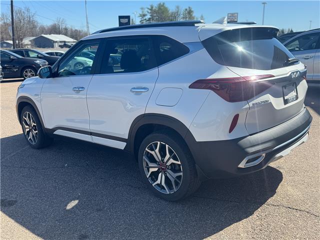 2022 Kia Seltos SX Turbo w/Black Interior (Stk: 26-247-1) in Pembroke - Image 3 of 25